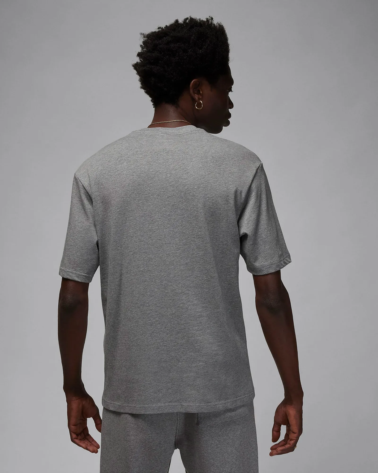 Футболка чоловіча Jordan Brand Snkr Ptch Ss Crew FN5982-091, колір сірий — фото 2 з 6