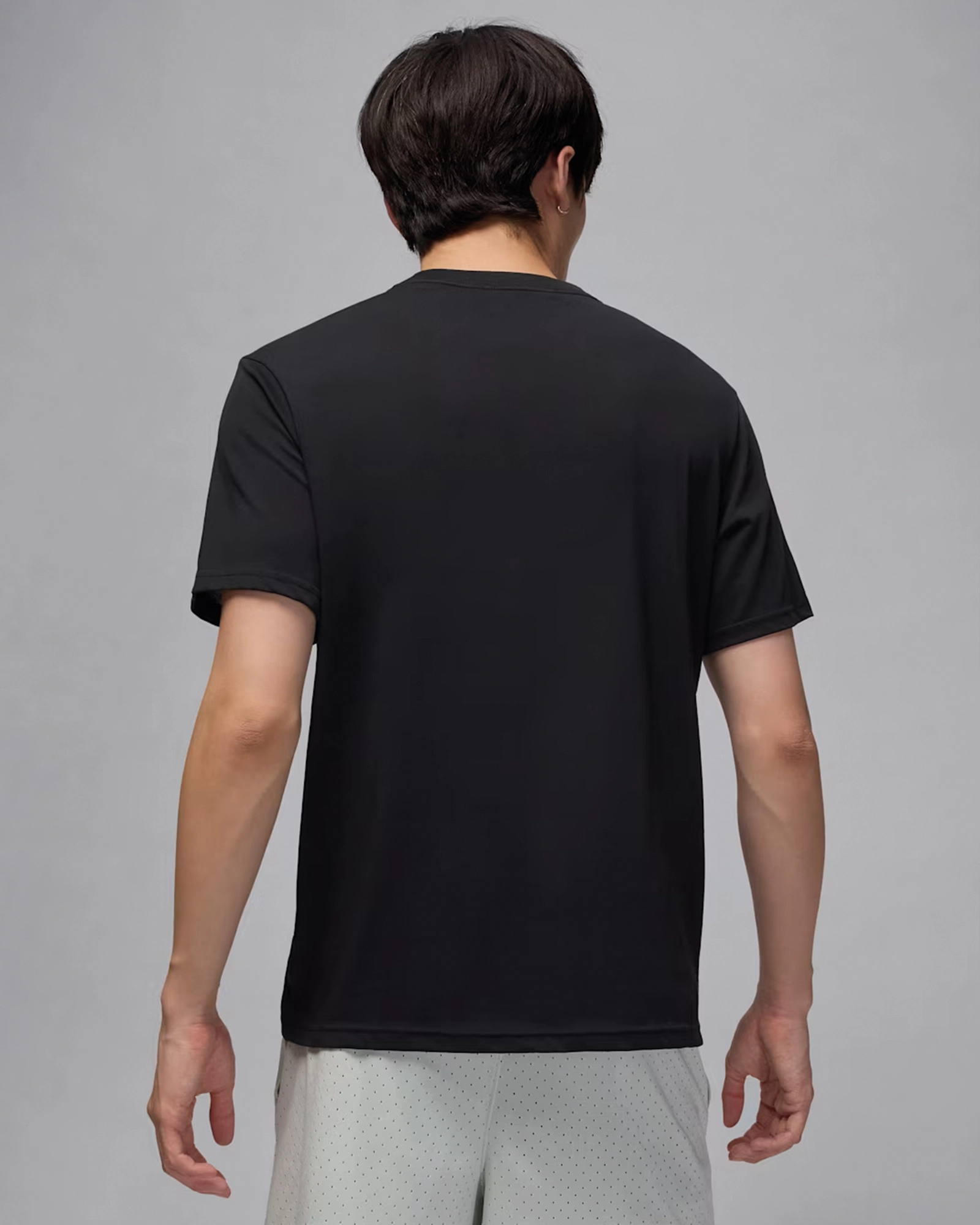 Футболка чоловіча Jordan Sport Dri-FIT Jumpman IB6757-010, колір чорний — фото 2 з 4