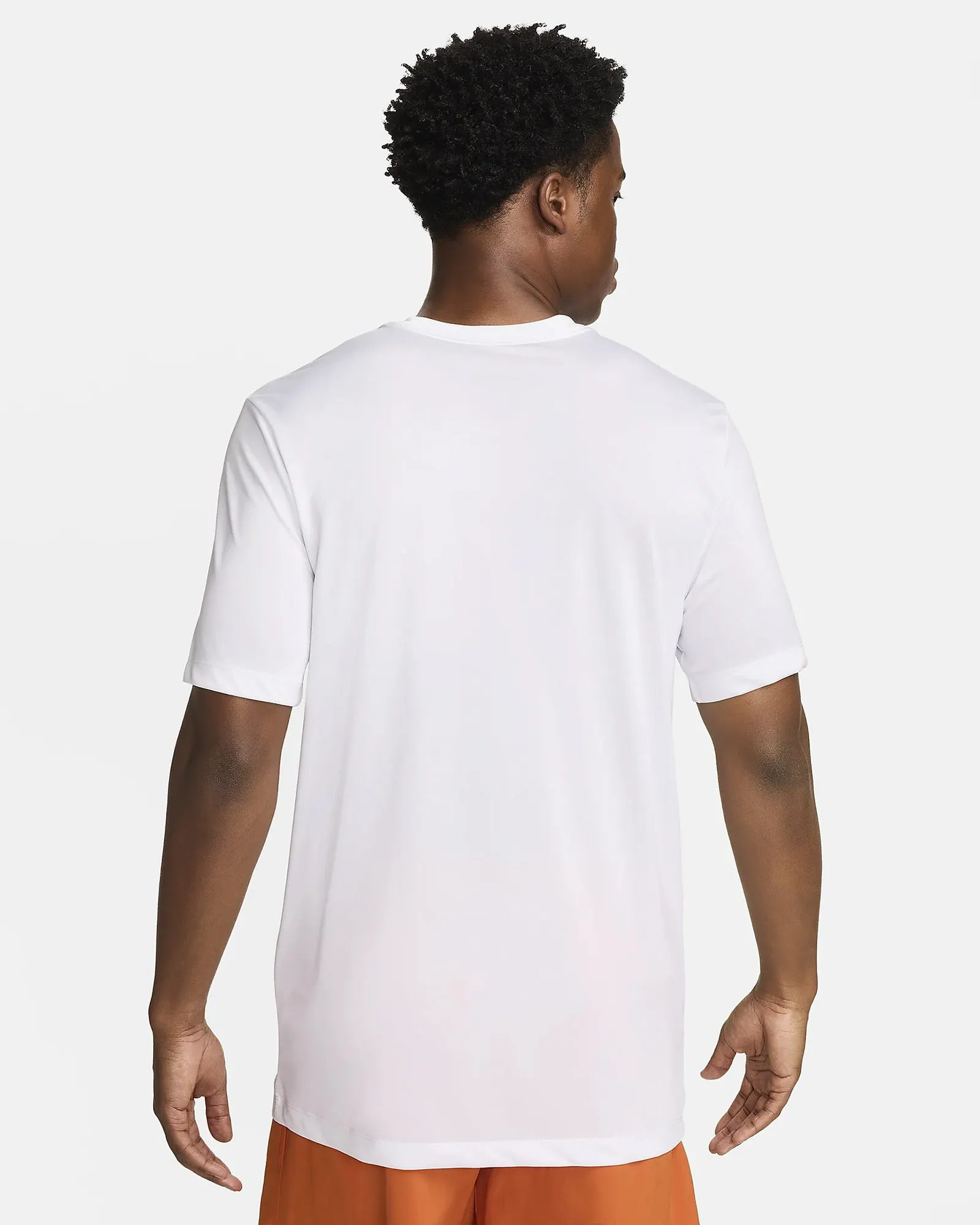Футболка чоловіча Nike Dri-FIT Camo T-Shirt FV8370-100, колір білий — фото 2 з 4