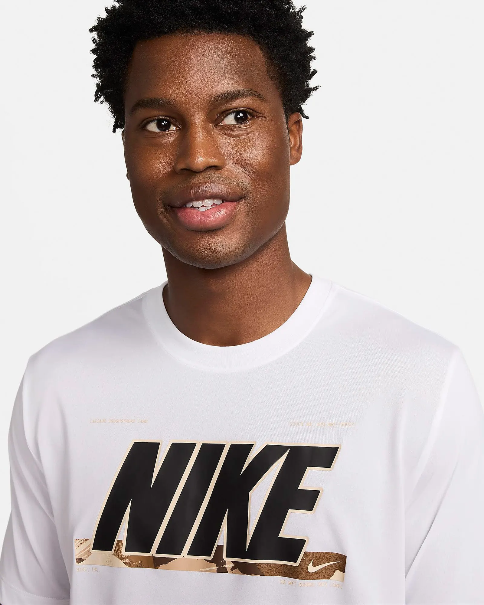 Футболка чоловіча Nike Dri-FIT Camo T-Shirt FV8370-100, колір білий — фото 3 з 4