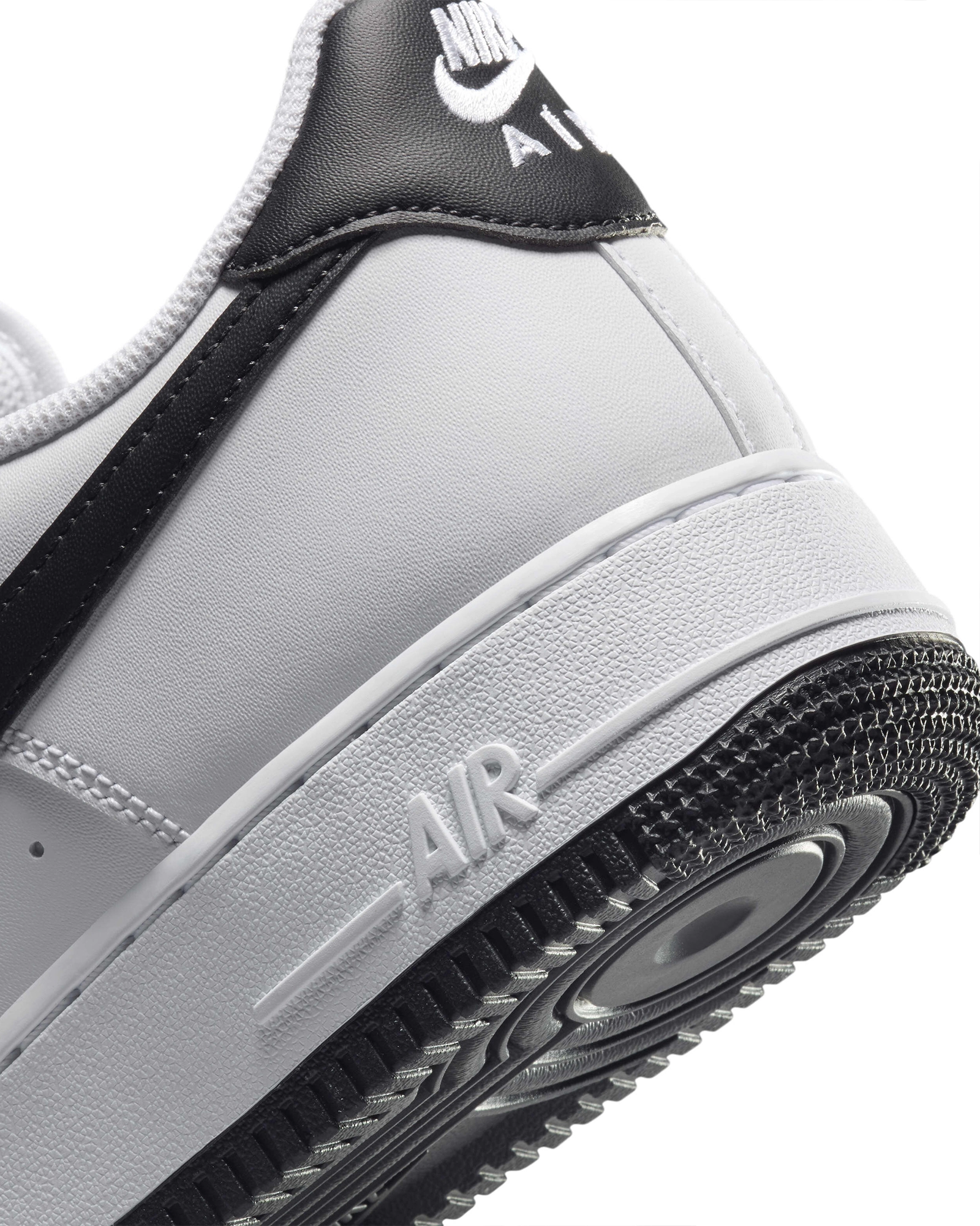 Кросівки чоловічі Nike Air Force 1 Outsole FQ4296-101, колір білий — фото 8 з 8