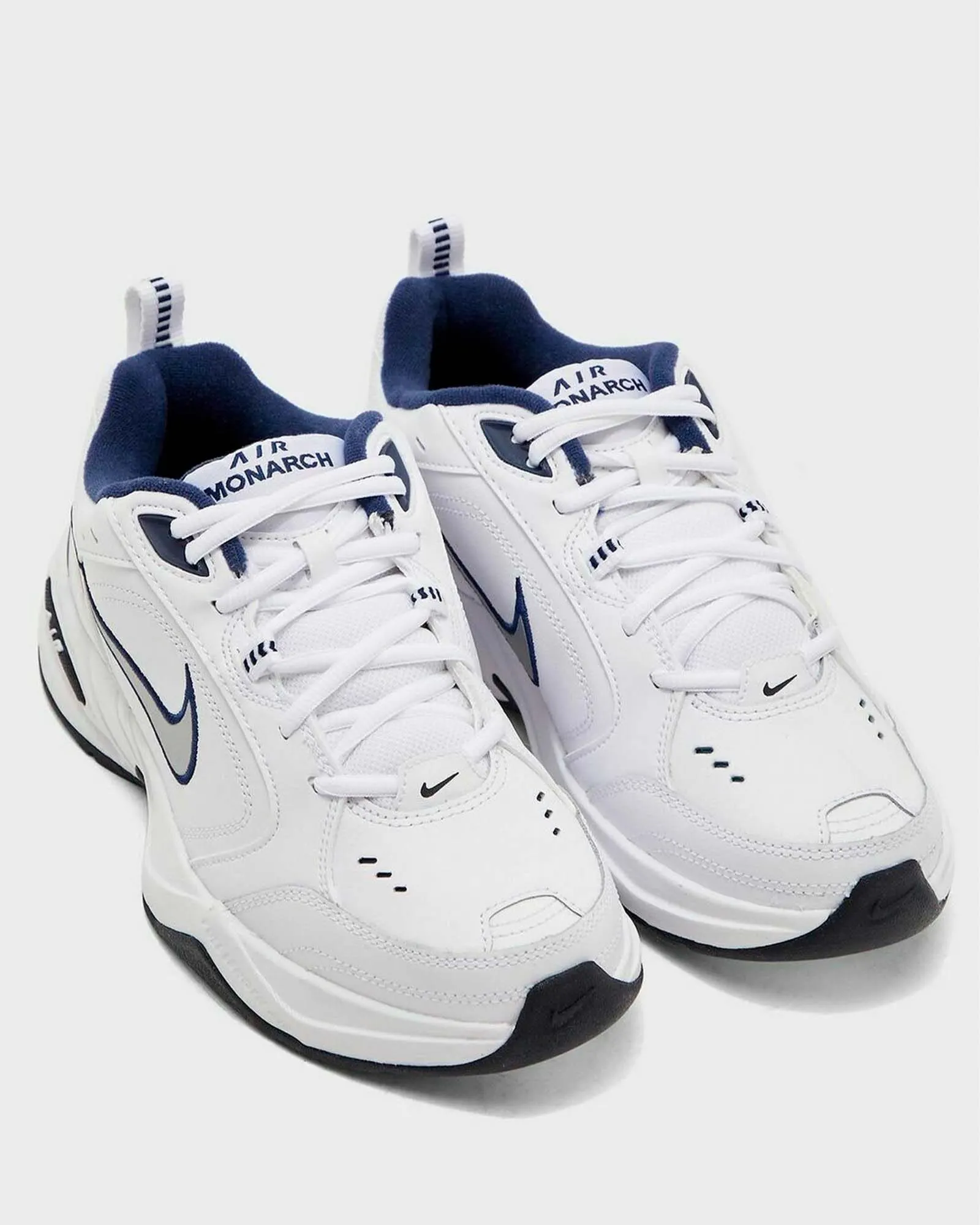 Кросівки чоловічі Nike Air Monarch IV 415445-102, колір білий — фото 1 з 4