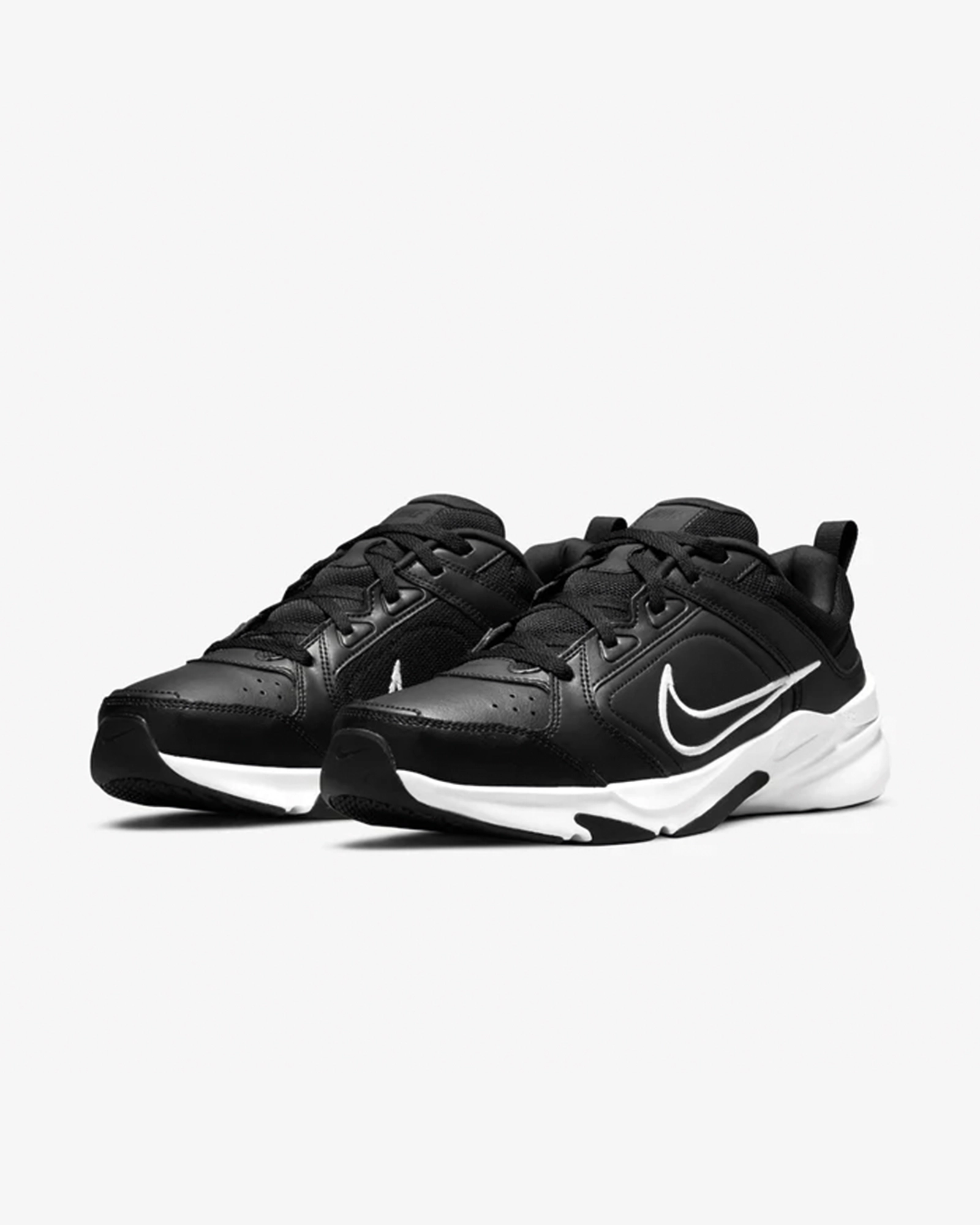 Кросівки чоловічі Nike Defyallday DJ1196-002, колір білий — фото 1 з 8