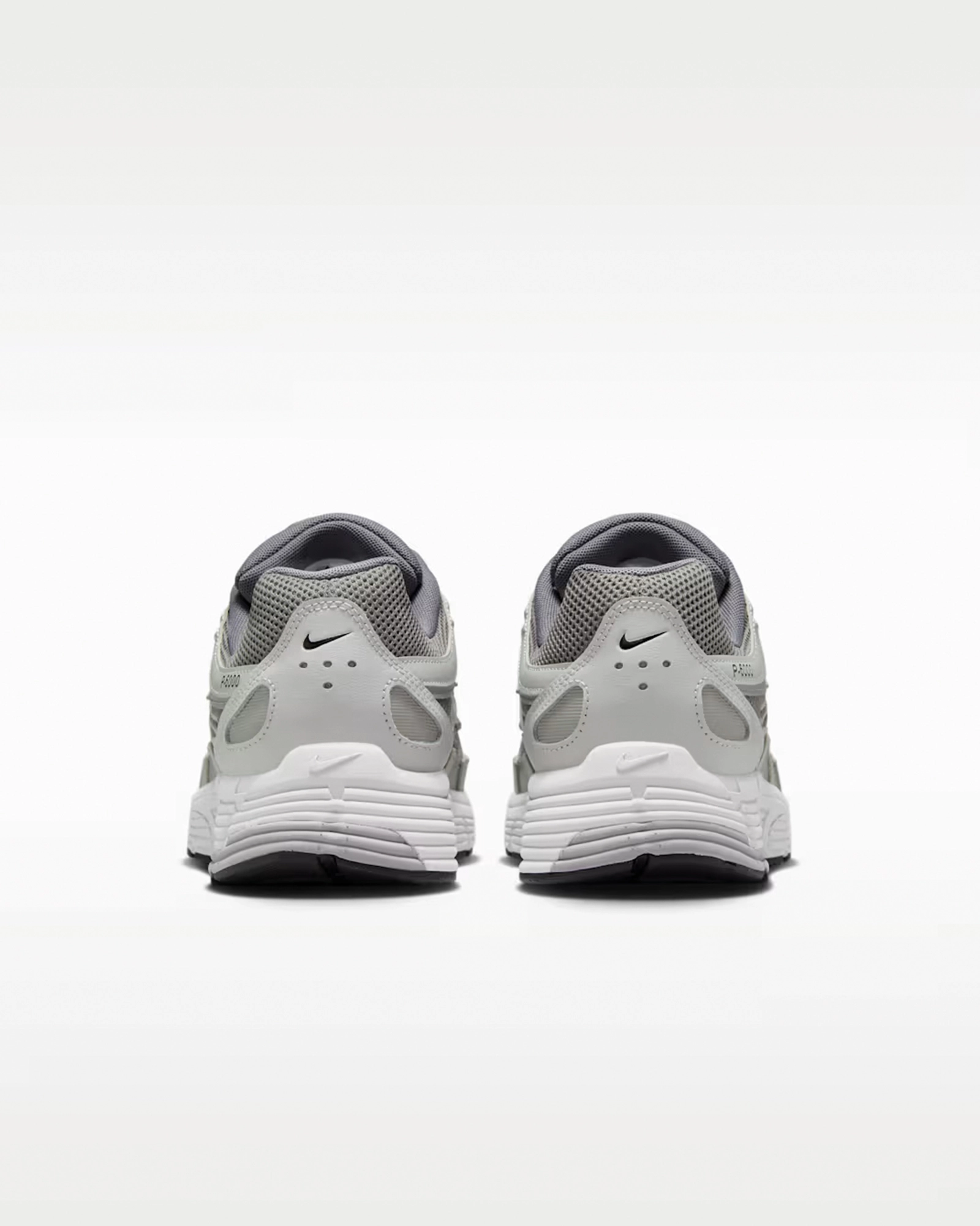 Кросівки чоловічі Nike P-6000 CD6404-031, колір сірий — фото 5 з 8