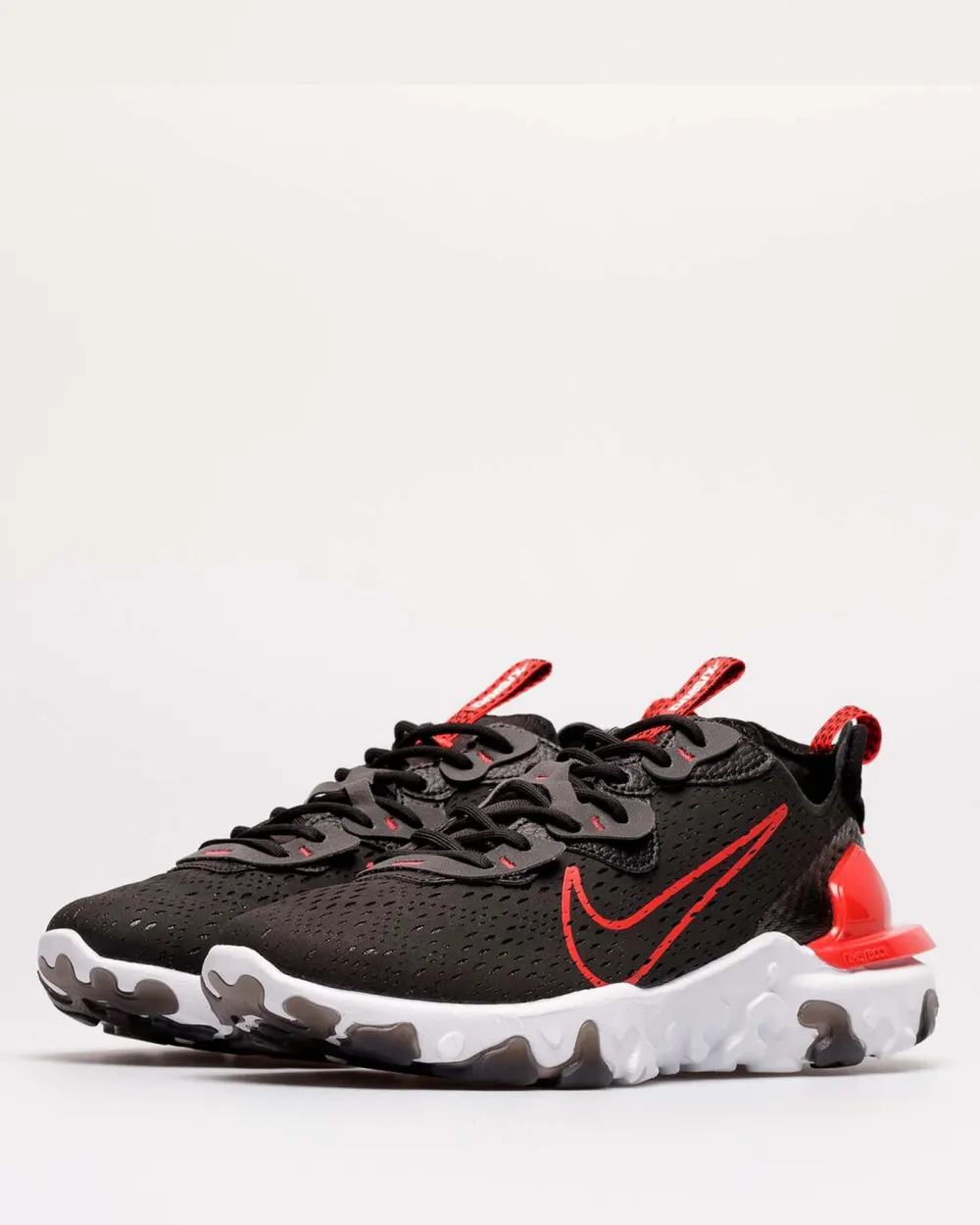 Кросівки чоловічі Nike React Vision FB3353-001, колір білий