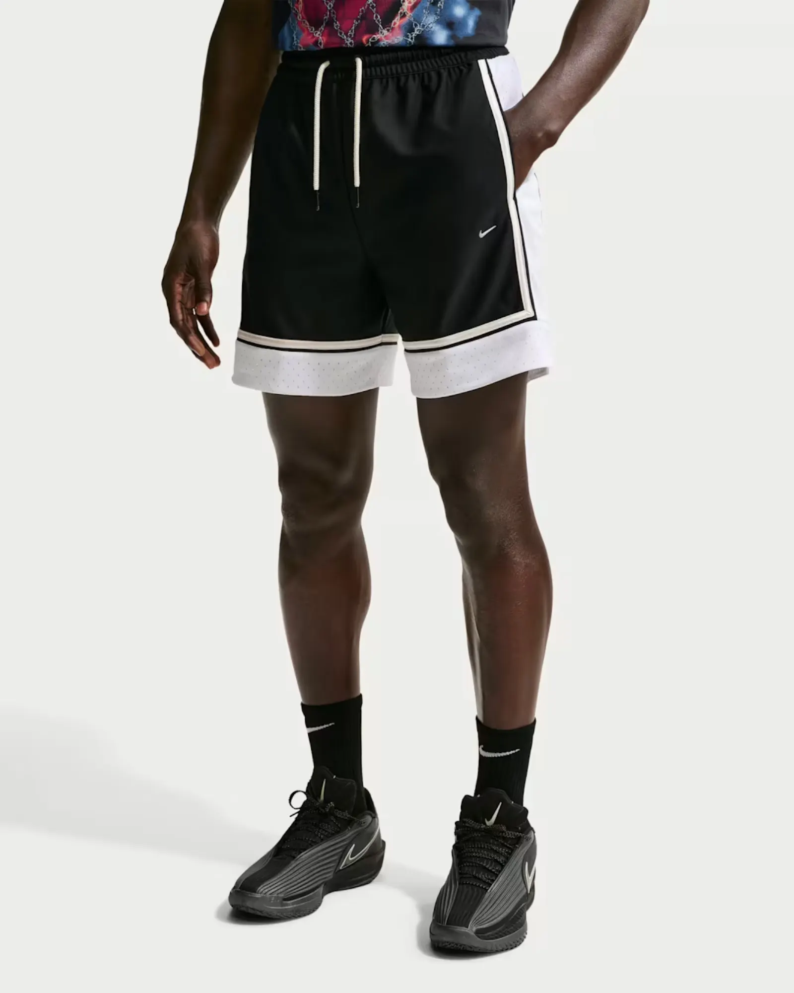 Шорти чоловічі Nike Standard Issue Dri-FIT 6" IF1589-010, колір білий — фото 2 з 5