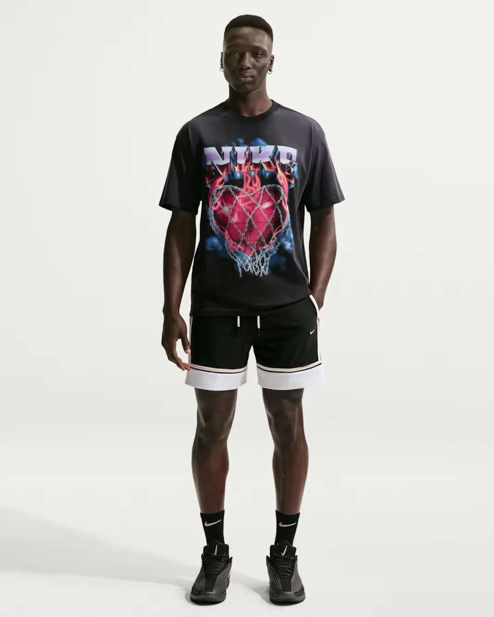 Шорти чоловічі Nike Standard Issue Dri-FIT 6" IF1589-010, колір білий — фото 1 з 5