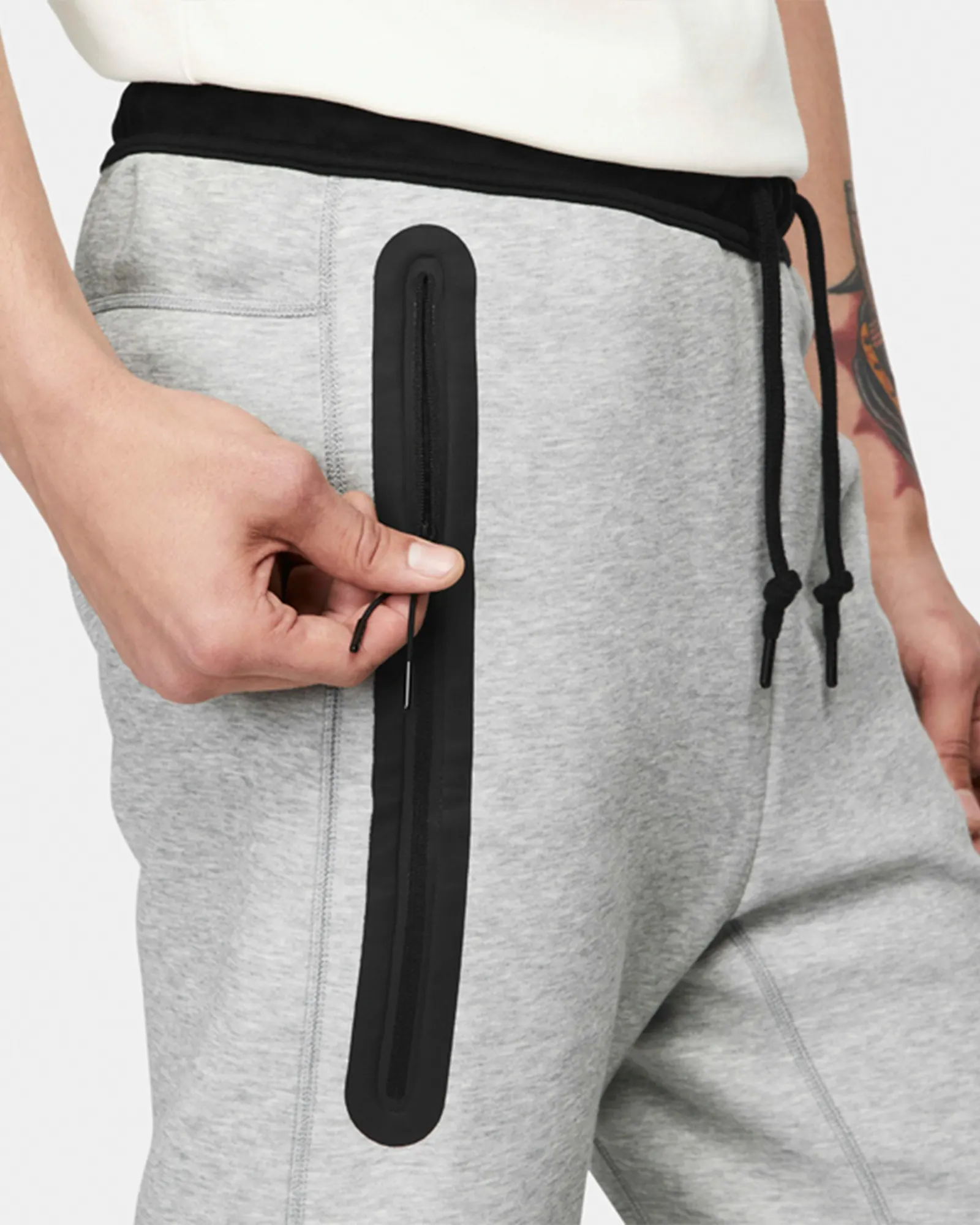 Штани чоловічі Nike Tech Fleece Jogger FB8002-064, колір сірий — фото 3 з 6