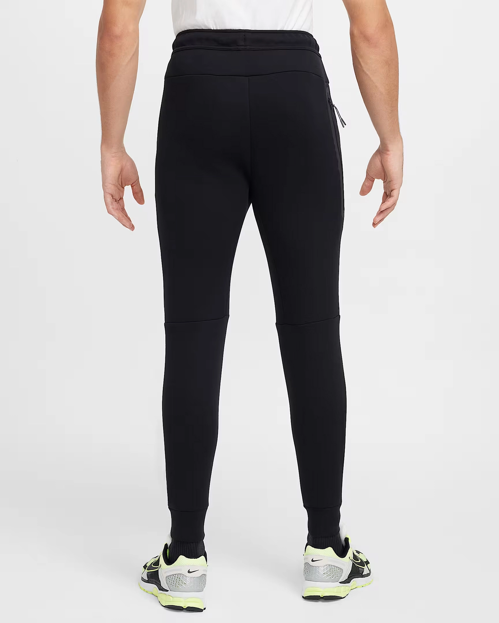Штани чоловічі Nike Tech Fleece Joggers HV0959-010, колір чорний — фото 2 з 7