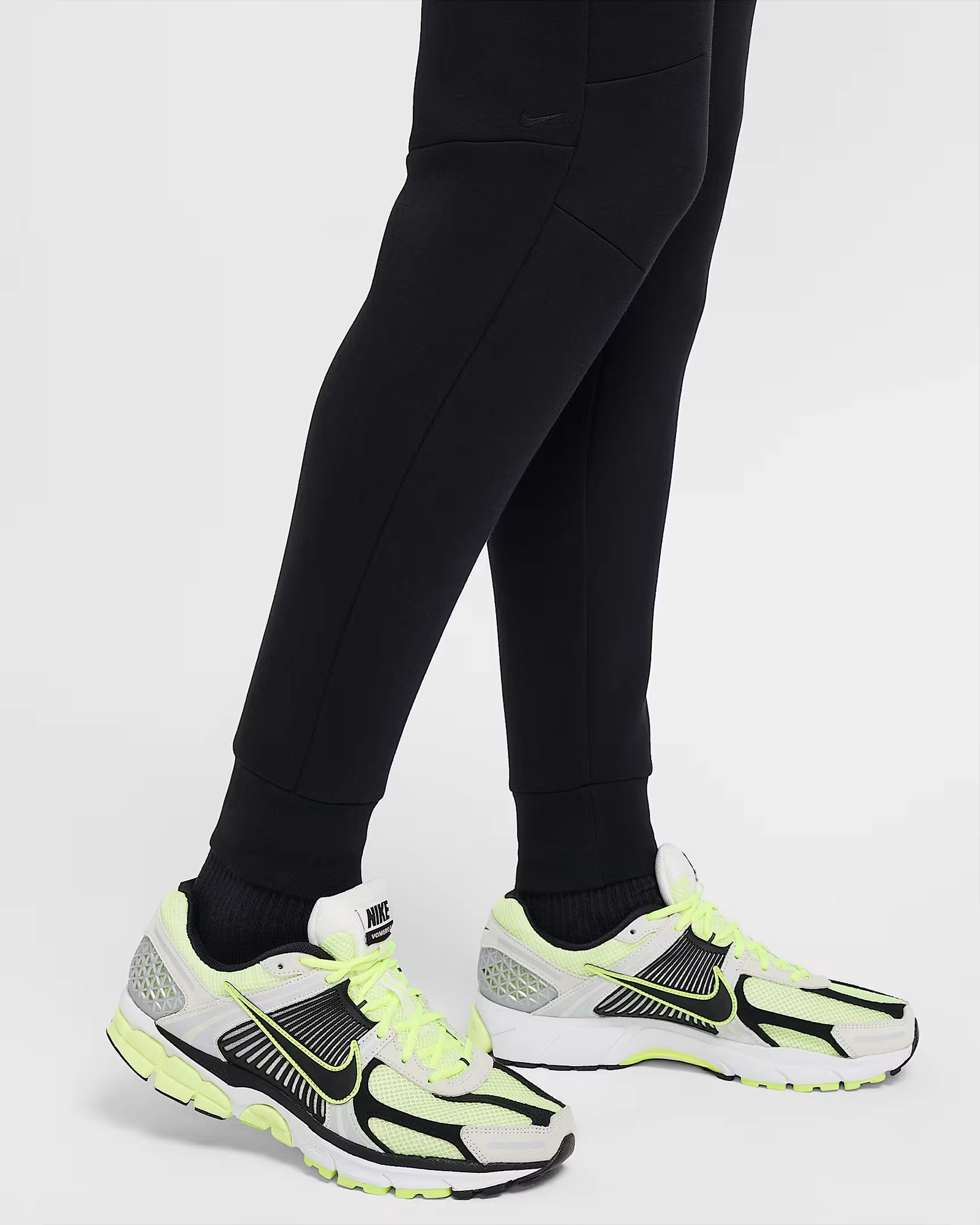 Штани чоловічі Nike Tech Fleece Joggers HV0959-010, колір чорний — фото 6 з 7