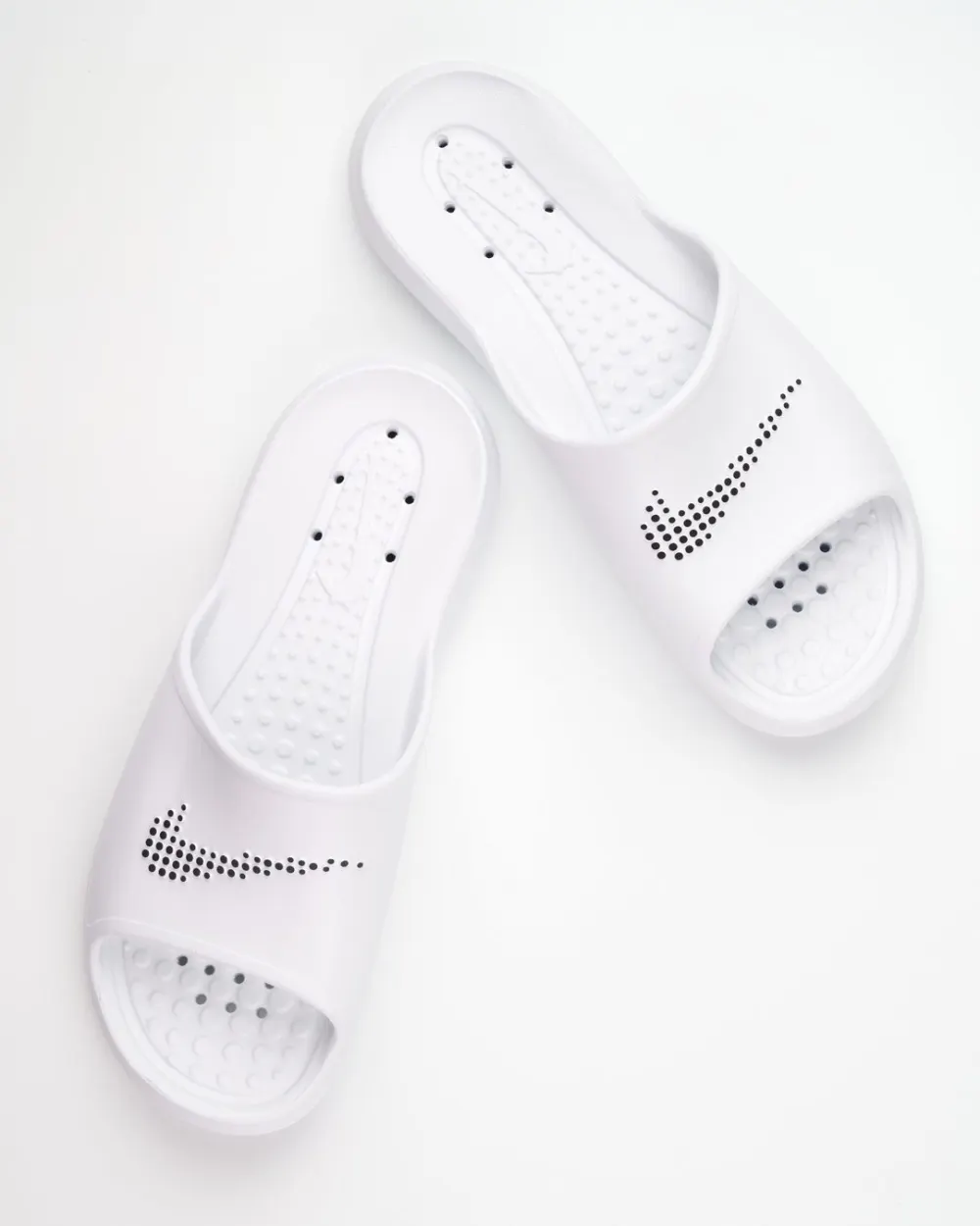 Сланці чоловічі Nike Victori One Shower Slide CZ5478-100, колір білий