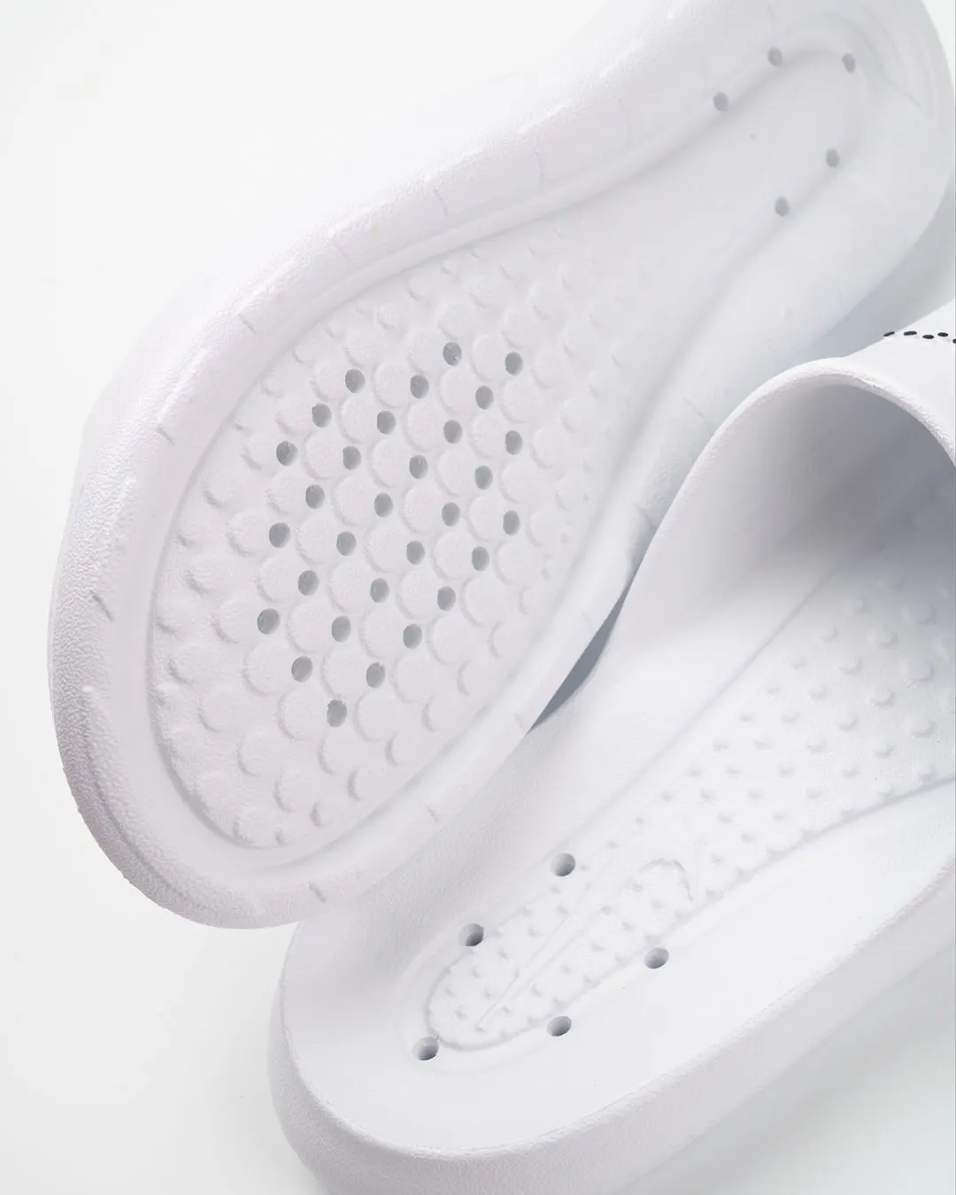 Сланці чоловічі Nike Victori One Shower Slide CZ5478-100, колір білий — фото 5 з 7