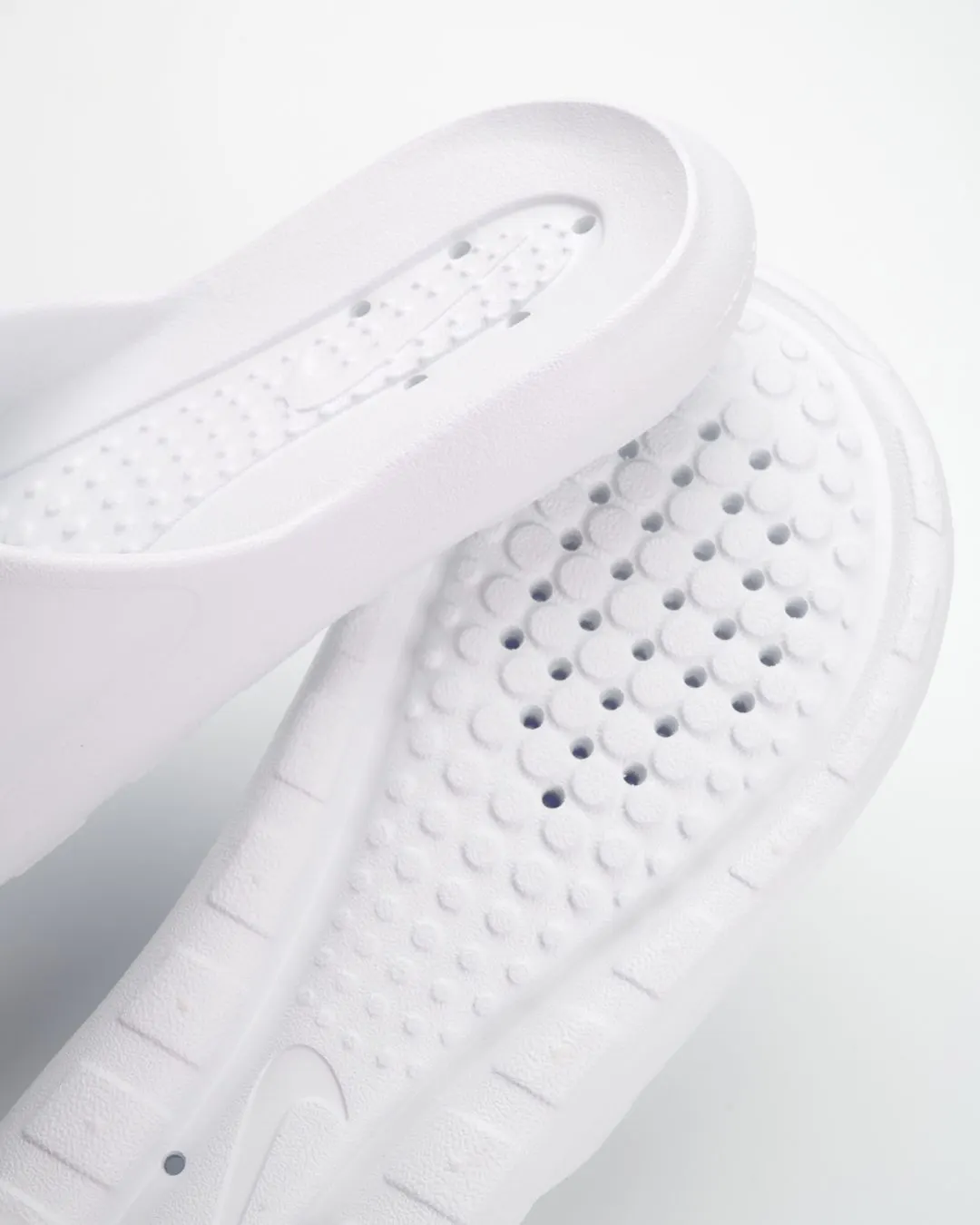 Сланці чоловічі Nike Victori One Shower Slide CZ5478-100, колір білий — фото 6 з 7